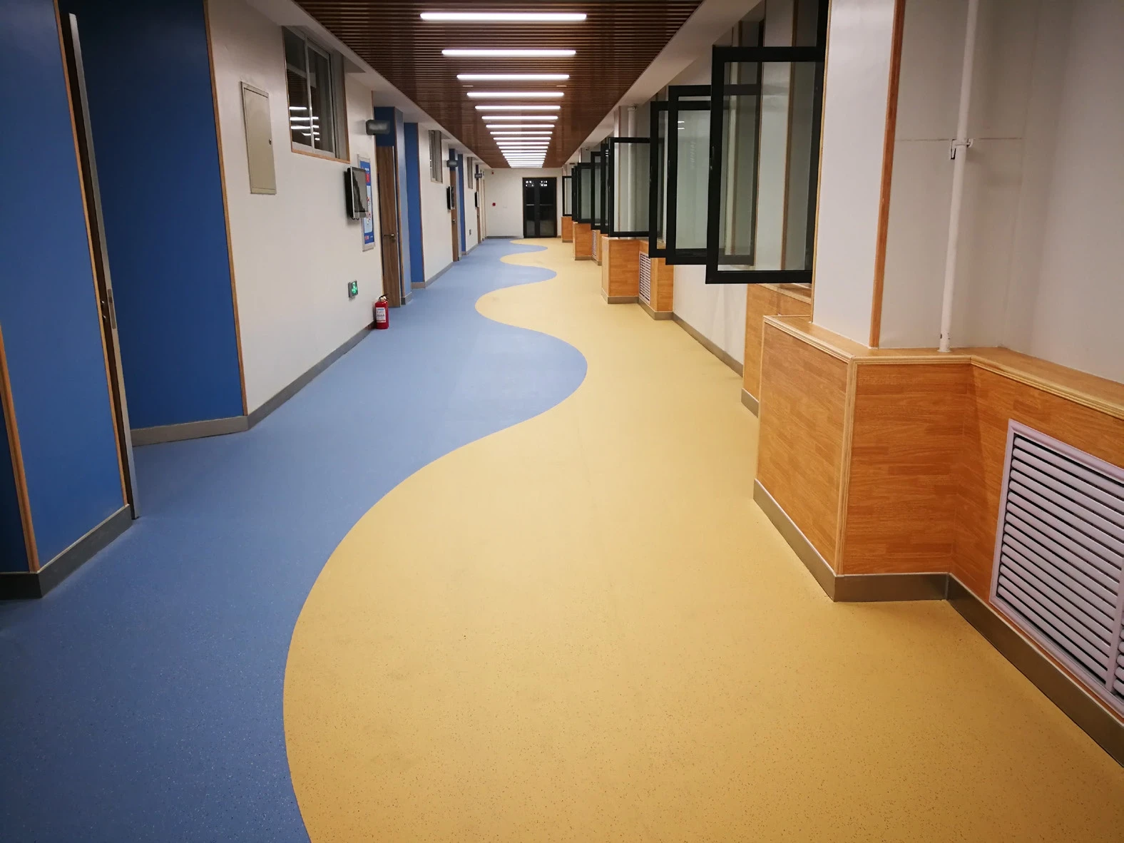 High-Traffic Commercial Indoor Rubber Flooring High-Traffic Commercial Indoor Rubber Flooring