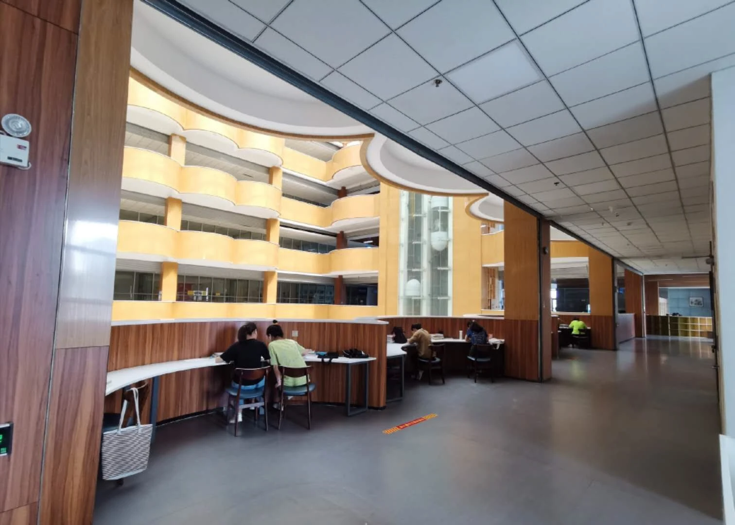 High-Traffic Commercial Indoor Rubber Flooring High-Traffic Commercial Indoor Rubber Flooring